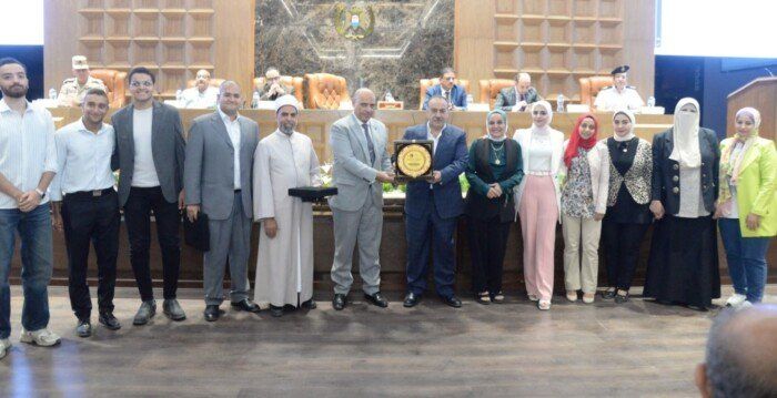 بـ 60 مليون جنيه.. محافظ أسيوط يكرم بـ 60 مليون جنيه.. محافظ أسيوط يكرم