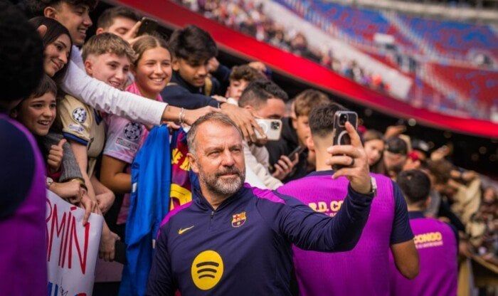 كامب نو يفتح أبوابه من جديد.. برشلونة يعود للتدريبات على أرض الملعب الأسطوري «فيديو» كامب نو يفتح أبوابه من جديد.. برشلونة يعود للتدريبات على أرض الملعب الأسطوري «فيديو»