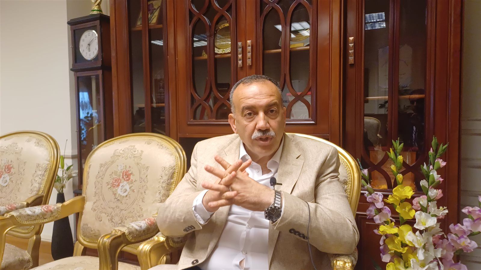 محافظ أسيوط: تجهيز 402 مركز انتخابي و492 لجنة فرعية لاستقبال 3 ملايين ناخب بانتخابات النواب محافظ أسيوط: تجهيز 402 مركز انتخابي و492 لجنة فرعية لاستقبال 3 ملايين ناخب بانتخابات النواب