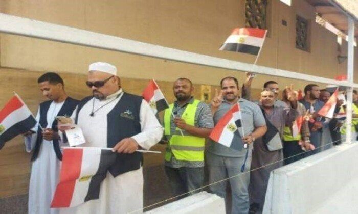 مشاركة واسعة للمصريين في أثينا بانتخابات النواب رغم سوء الأحوال الجوية مشاركة واسعة للمصريين في أثينا بانتخابات النواب رغم سوء الأحوال الجوية