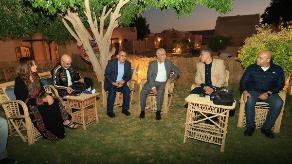 محافظ الجيزة يرحب بالوفود المشاركة بالمهرجان الدولي للتمور بالواحات البحرية محافظ الجيزة يرحب بالوفود المشاركة بالمهرجان الدولي للتمور بالواحات البحرية