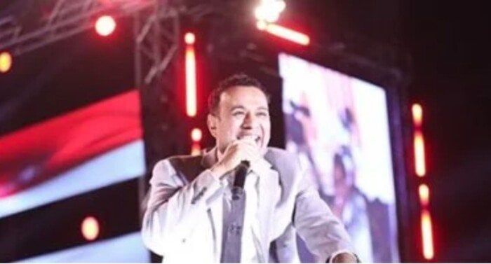 محمود الليثي يشعل حفل نهائي كأس السوبر المصري بالإمارات محمود الليثي يشعل حفل نهائي كأس السوبر المصري بالإمارات