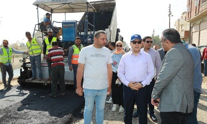 محافظ كفر الشيخ يتفقد أعمال رصف طريق قرية بشلا بالرياض ويؤكد الالتزام بالجودة محافظ كفر الشيخ يتفقد أعمال رصف طريق قرية بشلا بالرياض ويؤكد الالتزام بالجودة
