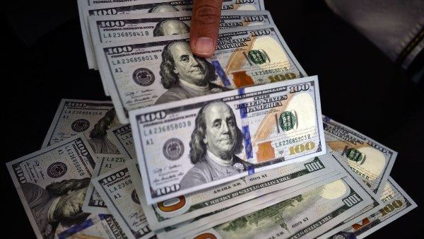 سعر الدولار اليوم مقابل الجنيه المصري الثلاثاء 24 ديسمبر بعد تخطيه 51