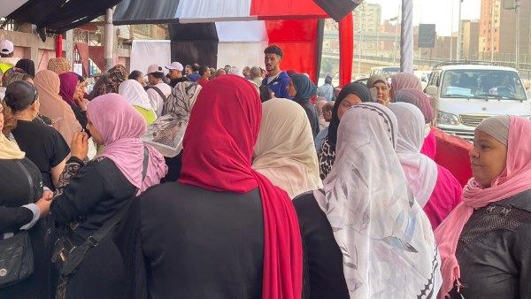 انتخابات مجلس النواب.. السيدات تتصدر المشهد في لجان البحر الأعظم في الجيزة
