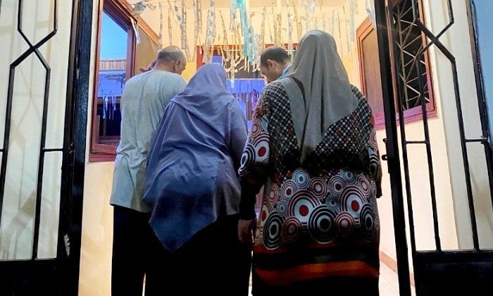 محافظ كفر الشيخ يوجّه برعاية سيدة مسنّة وتقديم الدعم الكامل لها محافظ كفر الشيخ يوجّه برعاية سيدة مسنّة وتقديم الدعم الكامل لها