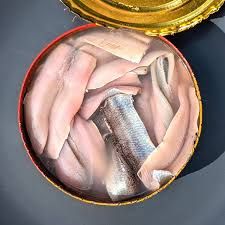 ‪Surströmming - canned Swedish fermented herring - Röda Ulven‬‏