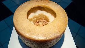 ‪Casu Marzu: the Sardinian cheese that's not for the squeamish | Euronews‬‏