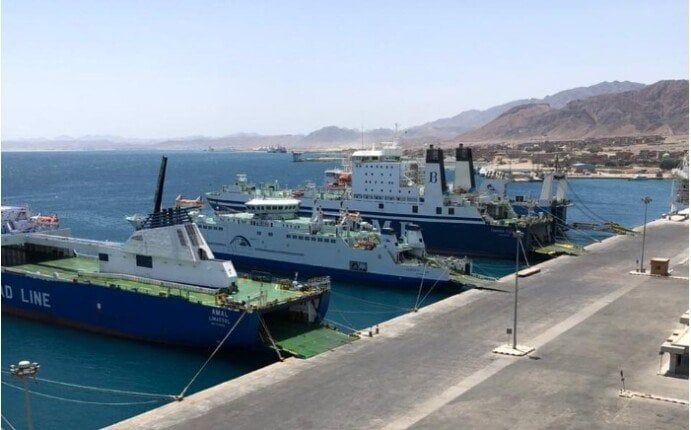 تداول 12 ألف طن و600 شاحنة بضائع عامة ومتنوعة بموانئ البحر الأحمر