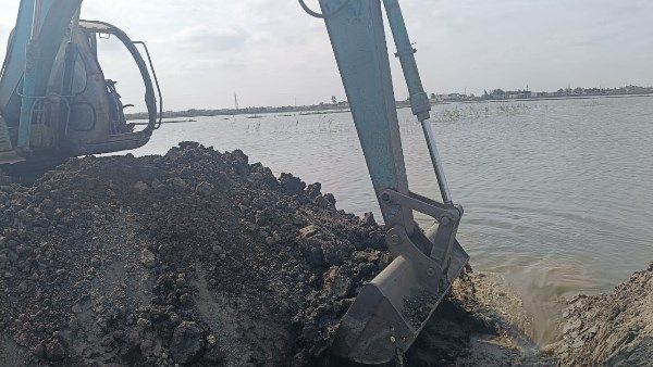 إزالة 10 مزارع سمكية مخالفة مقامة على أراضٍ زراعية جنوب بورسعيد إزالة 10 مزارع سمكية مخالفة مقامة على أراضٍ زراعية جنوب بورسعيد