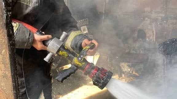 السيطرة على حريق سيارة ملاكي بمدينة العبور السيطرة على حريق سيارة ملاكي بمدينة العبور