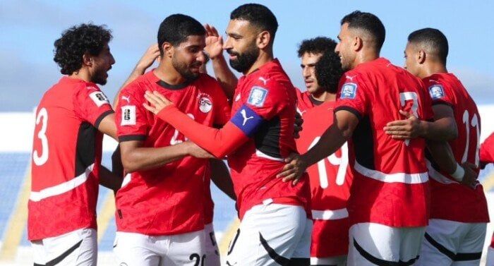 مصر بالقميص الأحمر وأوزبكستان بالأبيض في ودية الإمارات مصر بالقميص الأحمر وأوزبكستان بالأبيض في ودية الإمارات