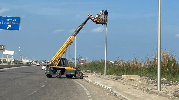 لخدمة جنوب بورسعيد.. بدء أعمال تركيب كشافات الطاقة الشمسية بالطريق لخدمة جنوب بورسعيد.. بدء أعمال تركيب كشافات الطاقة الشمسية بالطريق