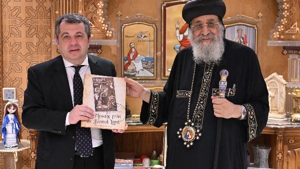 البابا تواضروس والسفير الأرمني يناقشان علاقات الكنيسة القبطية والأرمنية الأرثوذكسية البابا تواضروس والسفير الأرمني يناقشان علاقات الكنيسة القبطية والأرمنية الأرثوذكسية