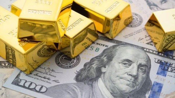 عقود الذهب الأمريكية الآجلة تتجاوز 4000 دولار مع تسارع وتيرة الإرتفاع القياسي