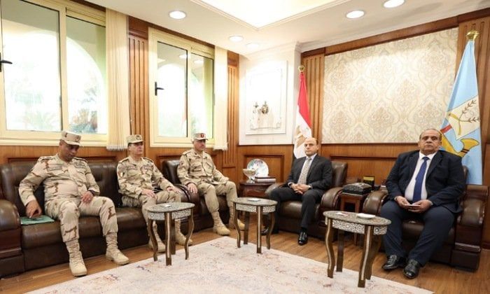 محافظ كفر الشيخ يبحث دعم أسر الشهداء والمصابين مع جمعية المحاربين القدماء محافظ كفر الشيخ يبحث دعم أسر الشهداء والمصابين مع جمعية المحاربين القدماء