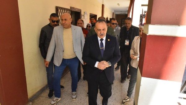 مدير أمن أسيوط يتفقد الخدمات الأمنية بمحيط لجان انتخابات مجلس النواب - الفجر سبورت