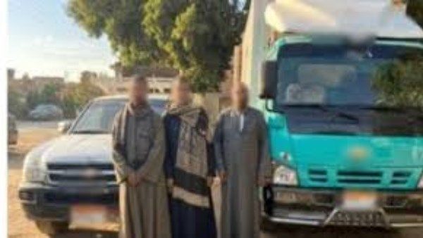 الداخلية تكشف حقيقة توزيع مرشح مواد غذائية على الناخبين بالمنيا - الفجر سبورت