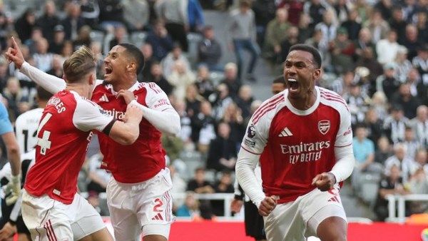 أرسنال يهزم بورنموث 3-2 ويحكم قبضته على صدارة الدوري الإنجليزي - الفجر سبورت
