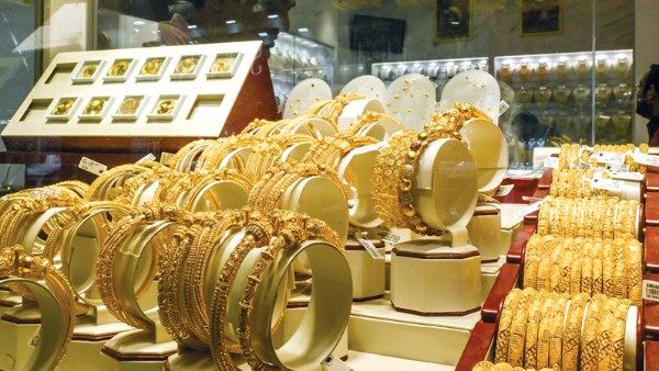 توترات واشنطن وكاراكاس تدعم الذهب رغم خسائر أسبوعية عالمية - الفجر سبورت