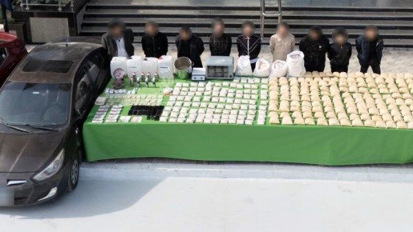 94 كيلو .. ارسال عينة من المواد المخدرة المضبوطة بحوزة تشكيل عصابي إلى المعمل الكيماوي - الفجر سبورت