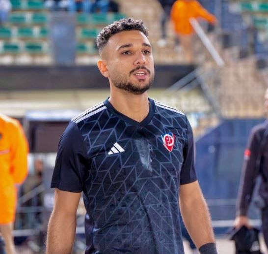كيف يفكر الأهلي لتأمين دفاعاته فى يناير .. هادي يشعل الصراع مع بيراميدز .. والجزار هدف أساسى.. و اعلان قائمة الراحلين - الفجر سبورت