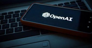 OpenAI تسرّع تطوير الذكاء الاصطناعي الصوتى تمهيدًا لإطلاق جهاز جديد بدون شاشة - الفجر سبورت