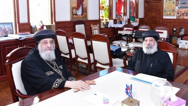 رئيس الطائفة الإنجيلية يهنئ البابا تواضروس بعيد الميلاد المجيد | صور - الفجر سبورت