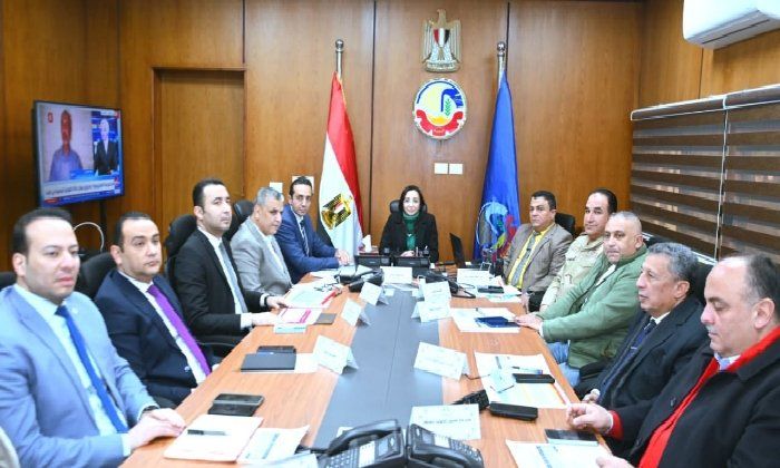 محافظ البحيرة تتابع فتح اللجان وسير العملية الانتخابية من غرفة التحكم والسيطرة - الفجر سبورت