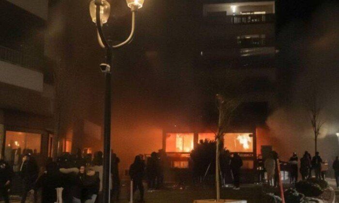 بعد إصابة 14 فرنسيًا في حريق منتجع التزلج بسويسرا.. استمرار البحث عن 8 مفقودين - الفجر سبورت