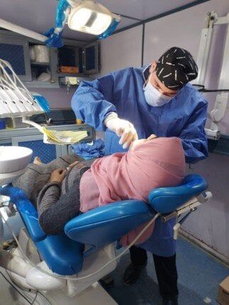 رئيس جامعة القاهرة يستعرض نتائج القافلة التنموية الشاملة بقرية المنوات بأبو النمرس - الفجر سبورت