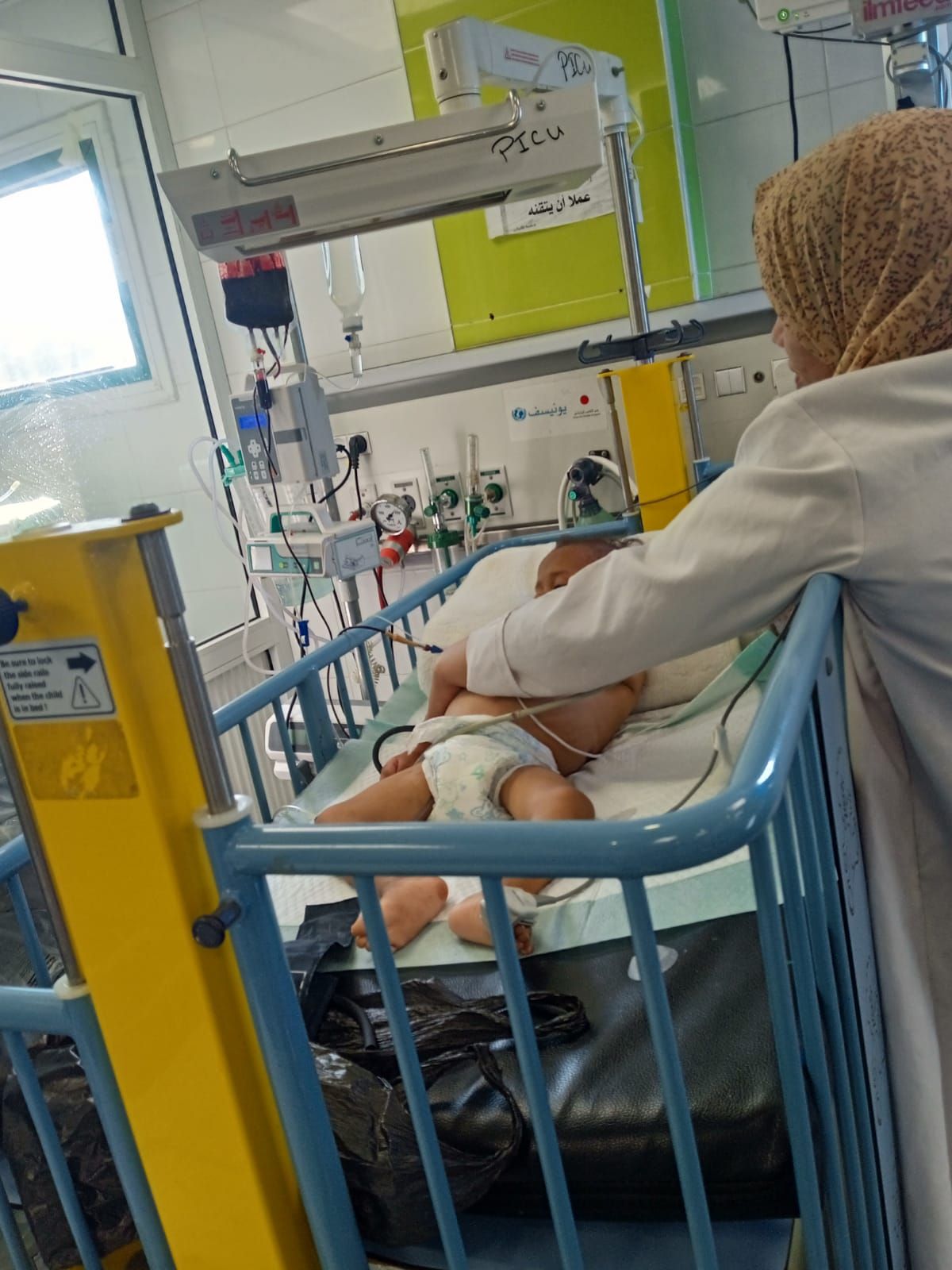 قلب صغير يصارع المرض.. الطفل يزن أبو ظريفة يواجه الموت وسط نقص العلاج - الفجر سبورت