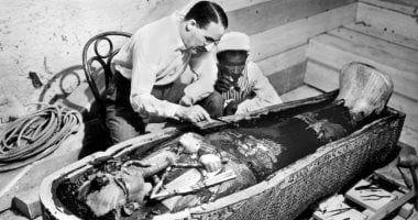 ذاكرة اليوم.. اكتشاف مقبرة توت عنخ آمون وميلاد نيللى وإلهام شاهين - الفجر سبورت