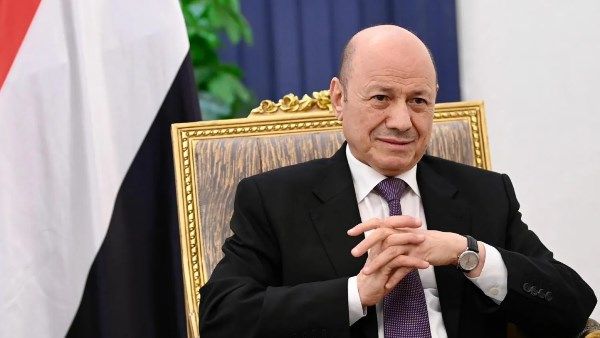 اليمن.. العليمي يدعو الانتقالي إلى الحوار ويشيد بالدور السعودي في دعم السلام - الفجر سبورت