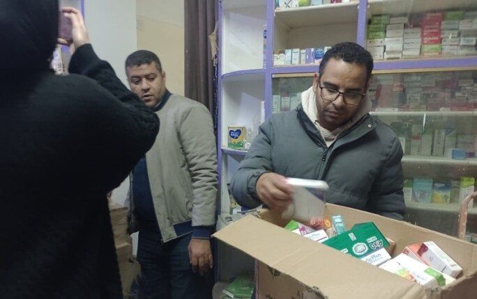 ضبط صيدلية غير مرخصة والتحفظ على كميات كبيرة من الأدوية بأسيوط - الفجر سبورت