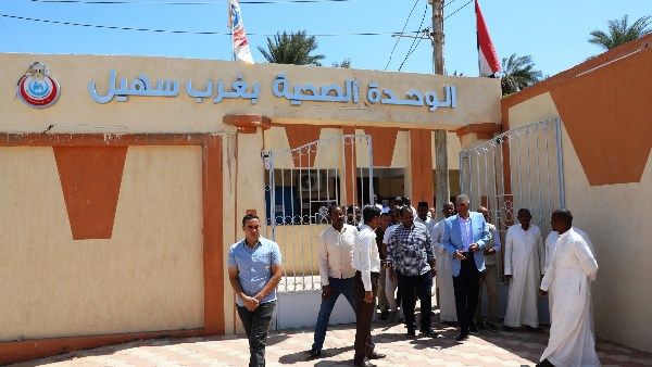 محافظ أسوان: نسابق الزمن لإنهاء مشروعات حياة كريمة بغرب سهيل - الفجر سبورت