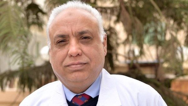 محافظ الدقهلية يهنّئ الدكتور محمد عبدالوهاب باختياره «رجل العام» - الفجر سبورت
