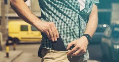 احمى هاتفك وصحتك.. 8 خطوات سهلة لتنظيف الشاشة وأضرار كبيرة لتركها متسخة - الفجر سبورت