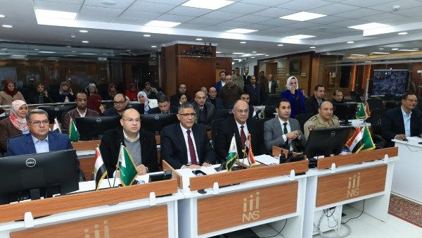 محافظ الجيزة يعلن غلق صناديق الانتخابات بلجان الإعادة في الدوائر الـ6 من داخل مركز السيطرة - الفجر سبورت