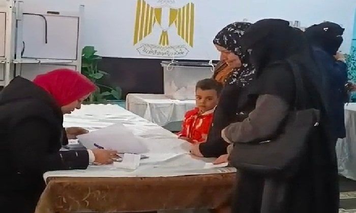 استمرار توافد الناخبين في جولة الإعادة بدائرة المنتزه بالإسكندرية - الفجر سبورت