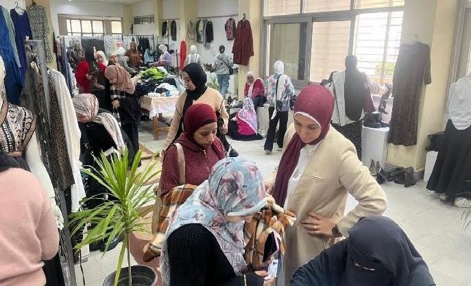بالتعاون مع بنك الكساء المصري.. .جامعة العاصمة تفتتح معرضها الخيري السنوي لدعم الطلاب - الفجر سبورت