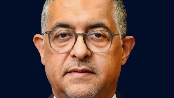 المهندس حسن الخطيب يشكر حسام هيبة على فترة رئاسته لهيئة الاستثمار وما بذله من جهود خلال فترة عمله - الفجر سبورت
