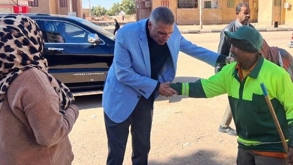 محافظ أسوان يتفقد إنطلاق منظومة النظافة الجديدة بحى الصداقة ومهلة شهر للتقييم - الفجر سبورت