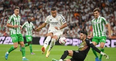 ريال مدريد يواجه بيتيس لملاحقة برشلونة على صدارة ترتيب الدوري الإسباني - الفجر سبورت