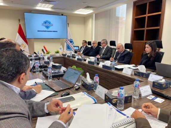 مجلس إدارة التأمين الصحي الشامل يقر حزمة قرارات تنظيمية ومالية وفنية - الفجر سبورت