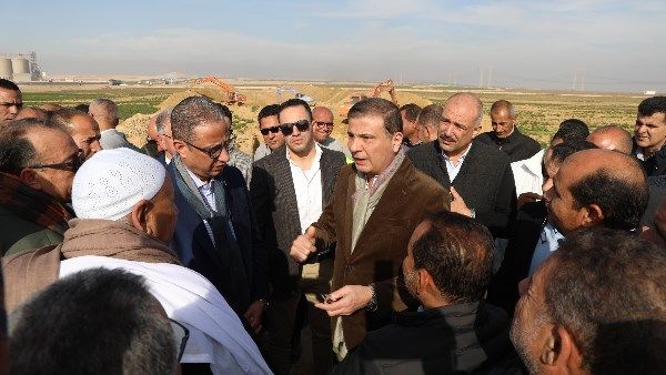 وزير الزراعة ومحافظ الفيوم يتفقدان مشروع "قوتة" لإنهاء مشكلة غمر مياه الصرف لطريق أسيوط - الفجر سبورت