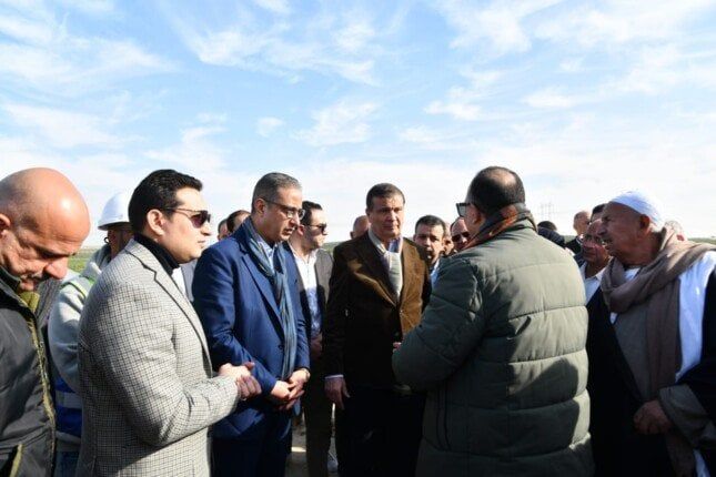وزير الزراعة ومحافظ الفيوم يتفقدان مشروع «قوتة» لاستصلاح 16 ألف فدان وحل مشكلات الصرف - الفجر سبورت