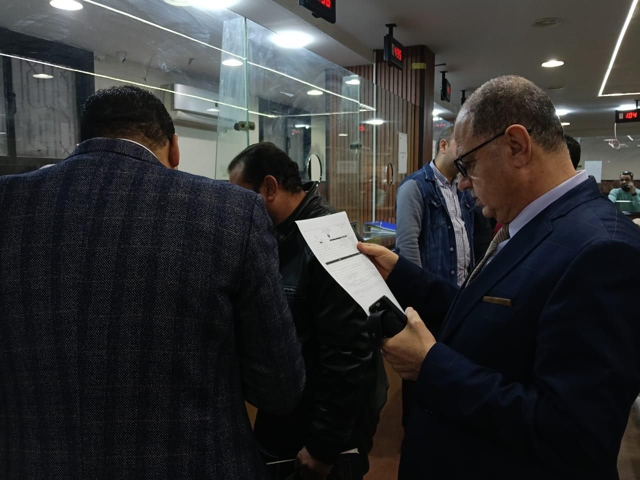 إزالة بناء مخالف وغلق وتشميع 47 محلاً وكافية غير مرخص بالهرم - الفجر سبورت
