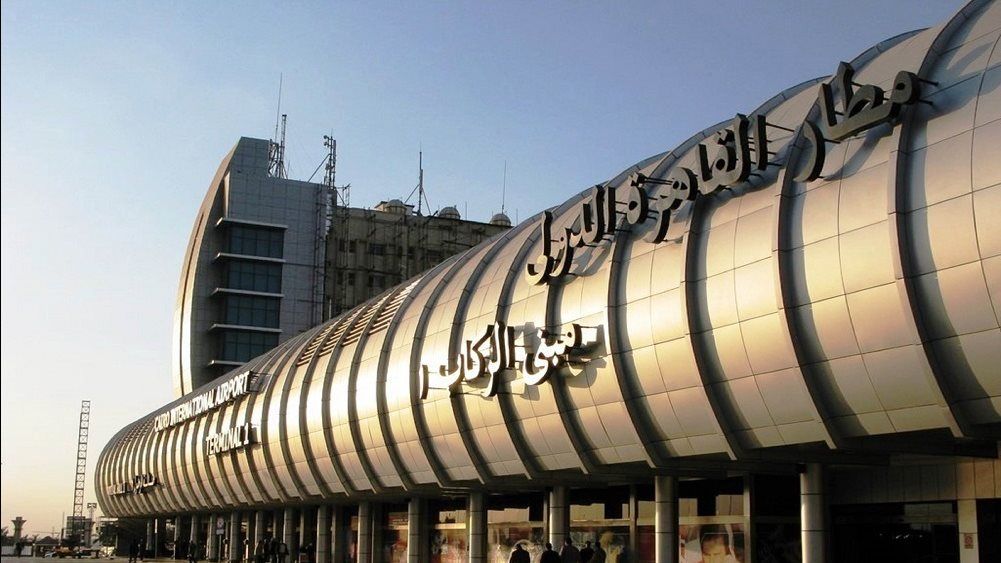 وزير الطيران يكشف مفاجأة: إلغاء كارت الجوازات للمغادرين لمصر نهاية يناير - الفجر سبورت