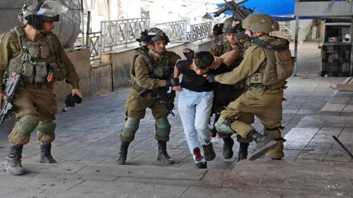 اعتقالات ومداهمات إسرائيلية فى الضفة الغربية - الفجر سبورت
